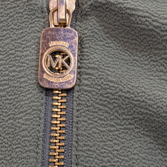 Michael Michael Kors Olive Green Ruffle/Flutter Sleeve Gold Zip Top Size Medium - Picture 5 of 12